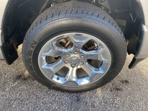 Used 2022 RAM 1500 Big Horn AWD/4WD image 9