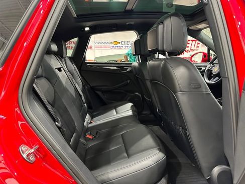 Used 2023 Porsche Macan AWD/4WD image 22