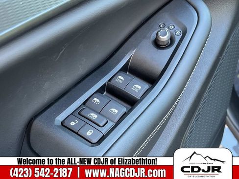 New 2025 Jeep Grand Cherokee Altitude image 22