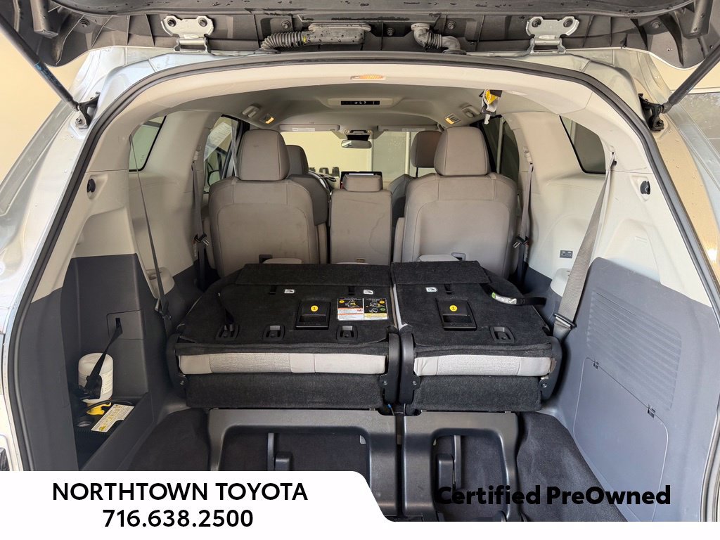 Used 2024 Toyota Sienna LE AWD/4WD image 13