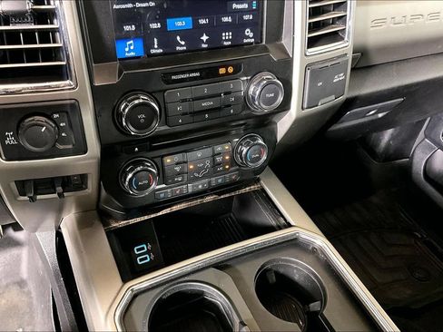 Used 2017 Ford F250 Lariat w/ Lariat Value Package AWD/4WD image 25