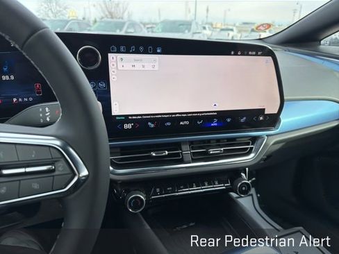 Used 2025 Chevrolet Equinox EV LT w/ Convenience Package image 33