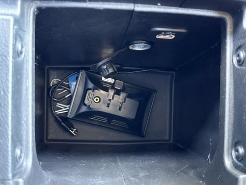 Used 2017 Jeep Wrangler Unlimited Rubicon AWD/4WD image 32