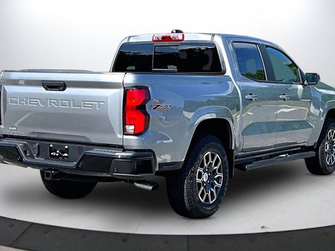 Used 2025 Chevrolet Colorado Z71 AWD/4WD image 9