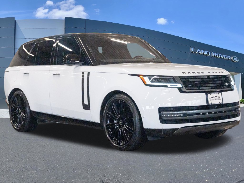 Used 2023 Land Rover Range Rover SE AWD/4WD image 3