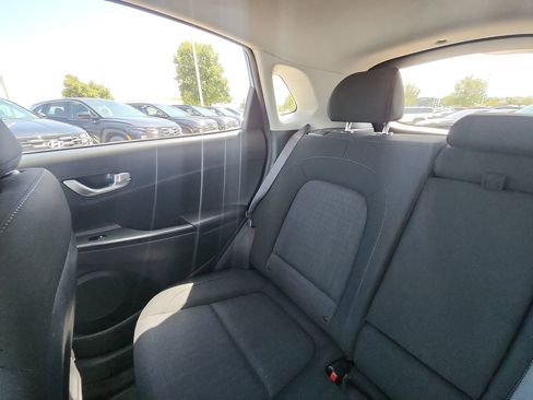 Used 2022 Hyundai Kona SEL w/ Convenience Package image 12