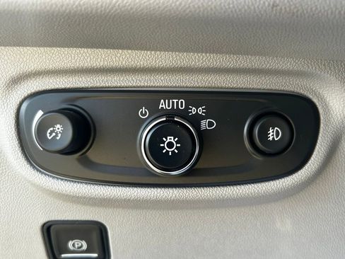 Used 2023 GMC Terrain SLT FWD image 22