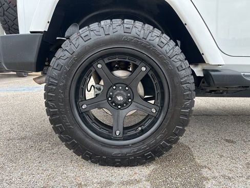 Used 2015 Jeep Wrangler Unlimited Sahara w/ Max Tow Package image 40