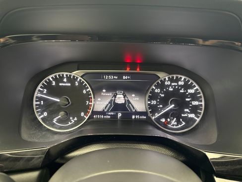 Used 2024 Nissan Pathfinder SV AWD/4WD image 13