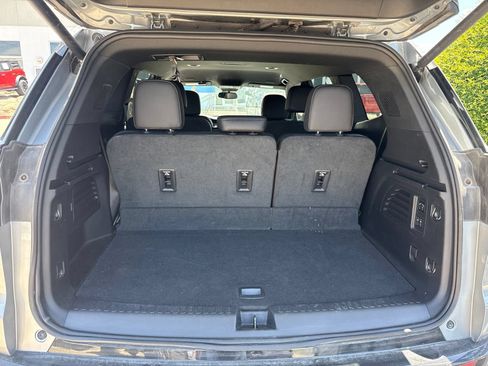 Used 2024 GMC Acadia Denali FWD image 10