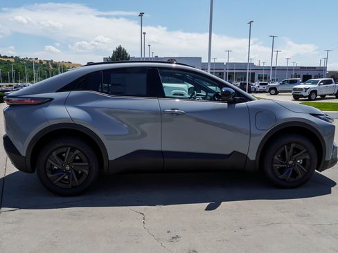 New 2026 Toyota C-HR AWD/4WD image 9