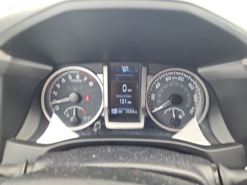 Used 2022 Toyota Tacoma SR5 RWD image 24