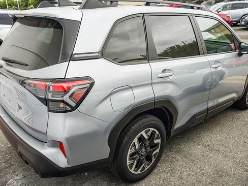 Used 2025 Subaru Forester Premium image 5