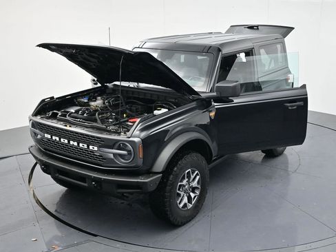 Used 2023 Ford Bronco Badlands image 48