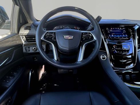 Used 2017 Cadillac Escalade Platinum AWD/4WD image 8