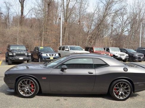 Used 2015 Dodge Challenger SRT image 5