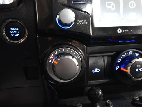 Used 2021 Toyota 4Runner Venture w/ Moonroof Package AWD/4WD image 40