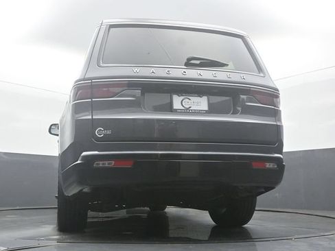 Used 2025 Jeep Wagoneer 4WD image 49