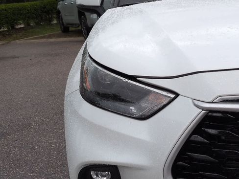 Certified 2024 Toyota Highlander LE FWD image 10