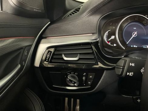 Used 2018 BMW M550i xDrive AWD/4WD image 26