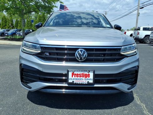 Certified 2023 Volkswagen Tiguan SE R-Line FWD image 6