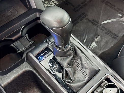 Certified 2020 Toyota Tacoma TRD Off-Road w/ TRD Premium Off Road Package image 17