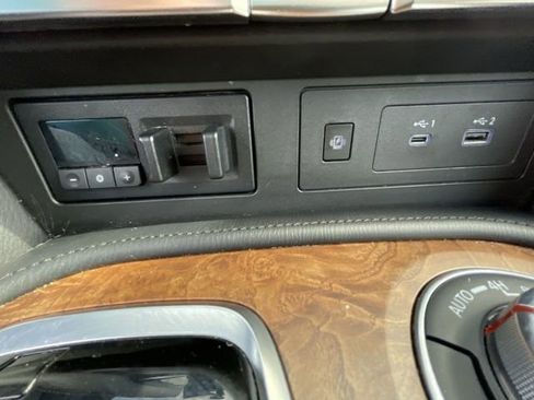 Used 2023 Nissan Armada SL w/ Captain's Chairs Package image 19