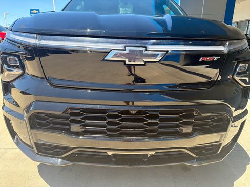 New 2025 Chevrolet Silverado EV RST AWD/4WD image 11