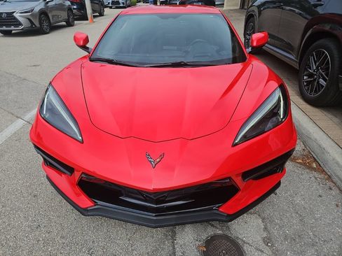 Used 2021 Chevrolet Corvette Stingray Preferred Cpe w/ Z51 Performance Package RWD image 2