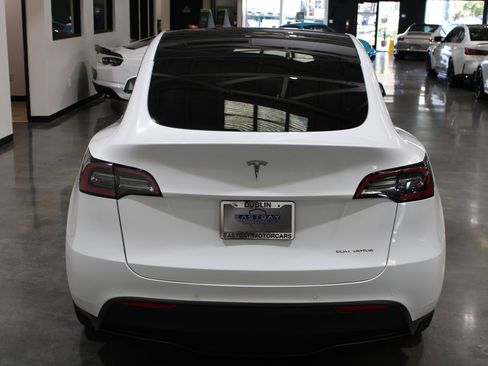 Used 2021 Tesla Model Y Long Range image 13