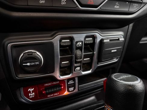 Used 2023 Jeep Gladiator Rubicon AWD/4WD image 26