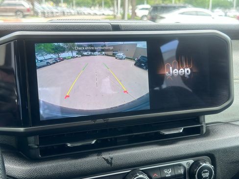 Used 2024 Jeep Wrangler Sport image 30