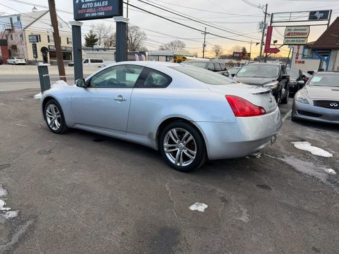 Used 2009 INFINITI G37 x Coupe w/ Premium Pkg image 4
