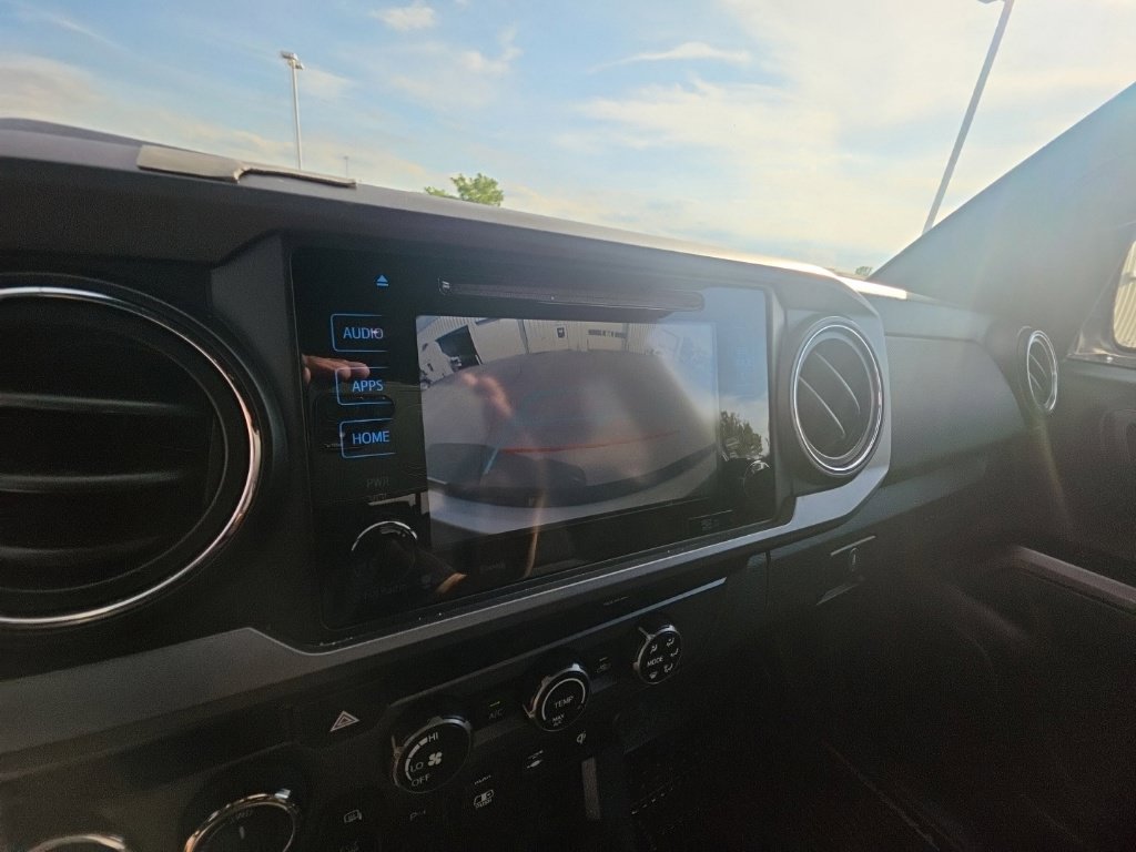 Used 2019 Toyota Tacoma TRD Sport w/ Technology Package AWD/4WD image 21