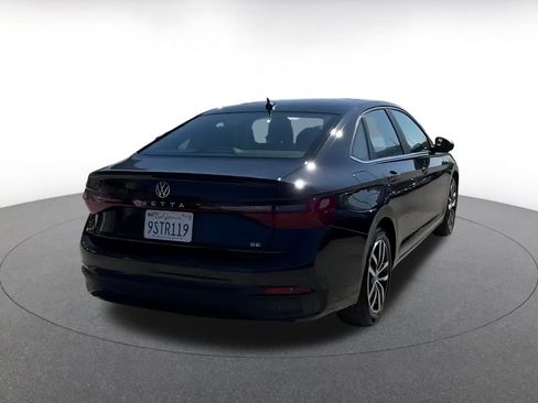 Used 2025 Volkswagen Jetta SE image 12