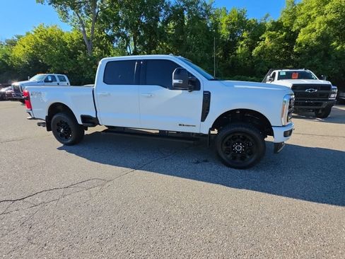 Used 2025 Ford F250 Lariat w/ Black Appearance Package AWD/4WD image 7