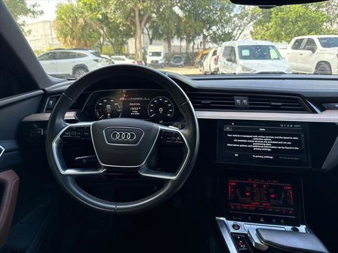Used 2024 Audi Q8 e-tron Premium Plus w/ Premium Plus Package AWD/4WD image 31