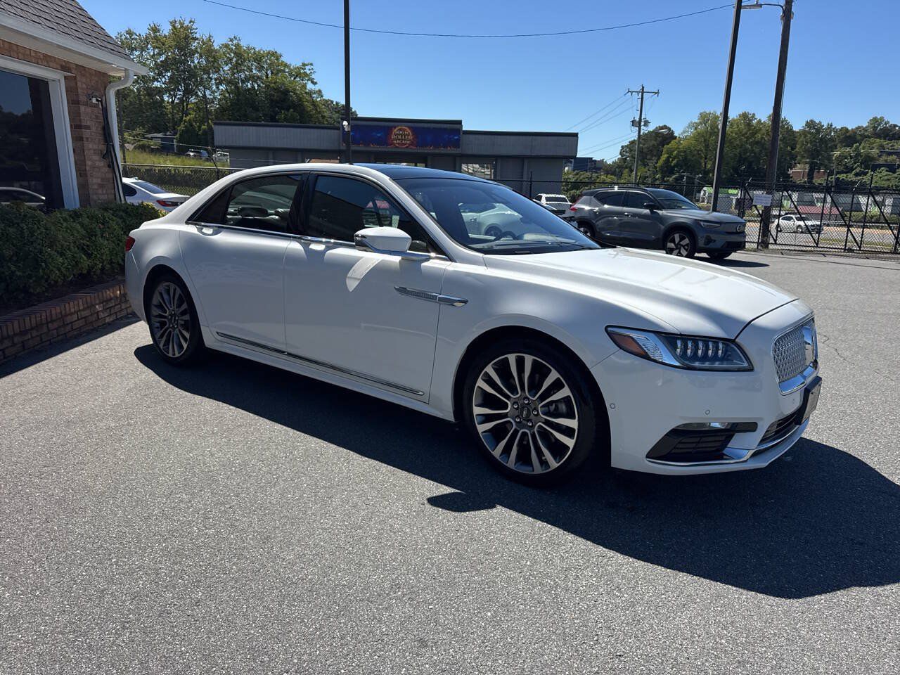 Used 2020 Lincoln Continental Reserve w/ Luxury Package AWD/4WD image 10