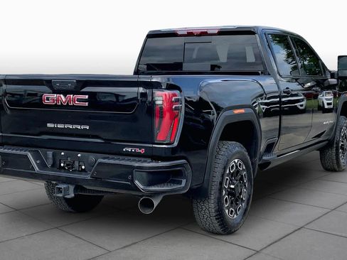 Used 2024 GMC Sierra 2500 AT4 w/ AT4 Premium Plus Package AWD/4WD image 13