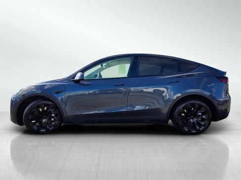 Used 2021 Tesla Model Y Long Range image 7