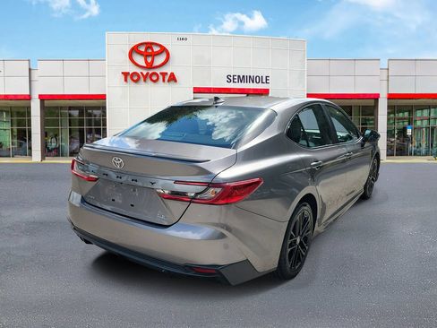 Used 2025 Toyota Camry SE FWD image 3