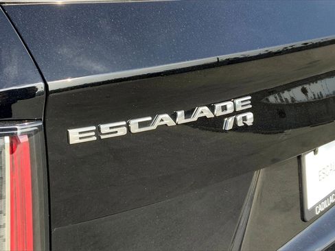 New 2025 Cadillac Escalade IQ Luxury 2 image 16