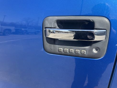 Used 2011 Ford F150 XLT w/ XLT Chrome Pkg image 12