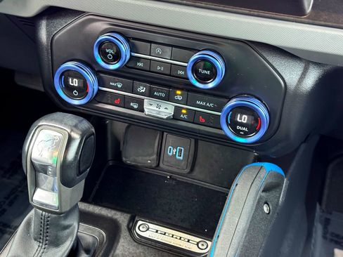 Used 2021 Ford Bronco Black Diamond image 27