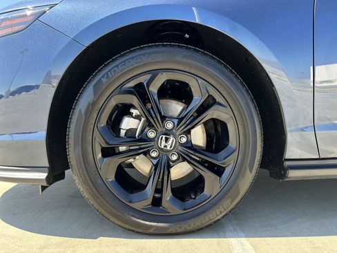 Certified 2025 Honda Accord SE image 19