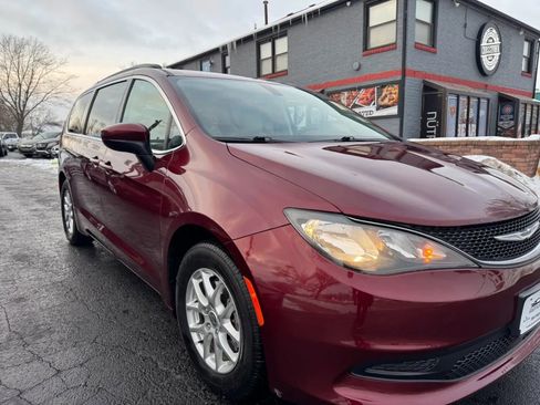 Used 2021 Chrysler Voyager Lxi image 4