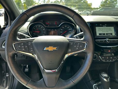 Used 2018 Chevrolet Cruze Premier w/ RS Package image 16