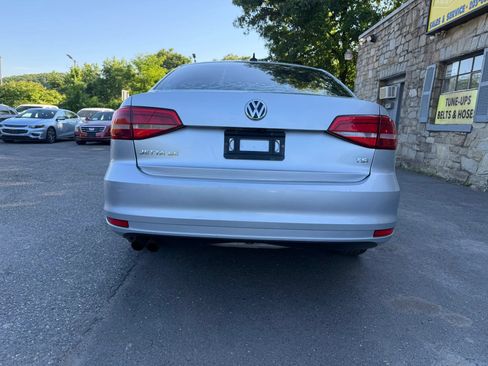 Used 2015 Volkswagen Jetta SE FWD image 11
