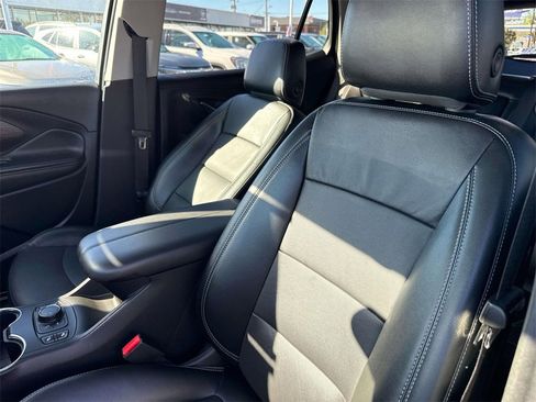 Used 2024 GMC Terrain SLT image 23