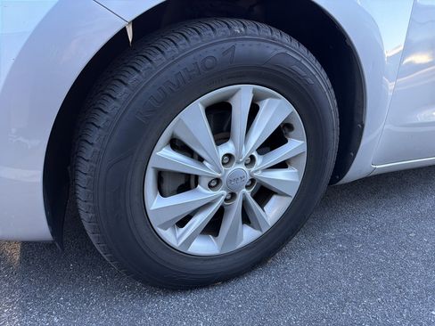 Used 2016 Kia Sedona LX w/ Option Group 020 image 13